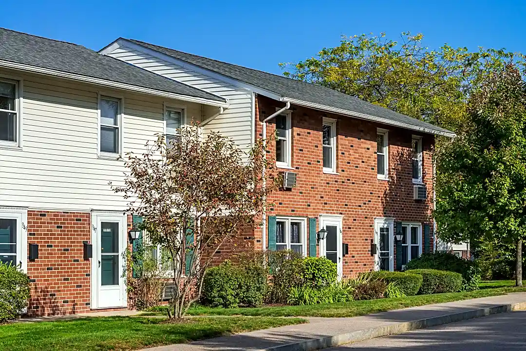 Stony Brook Commons 390 Blue Ledge Dr Roslindale Ma Apartments For Rent Rent Com