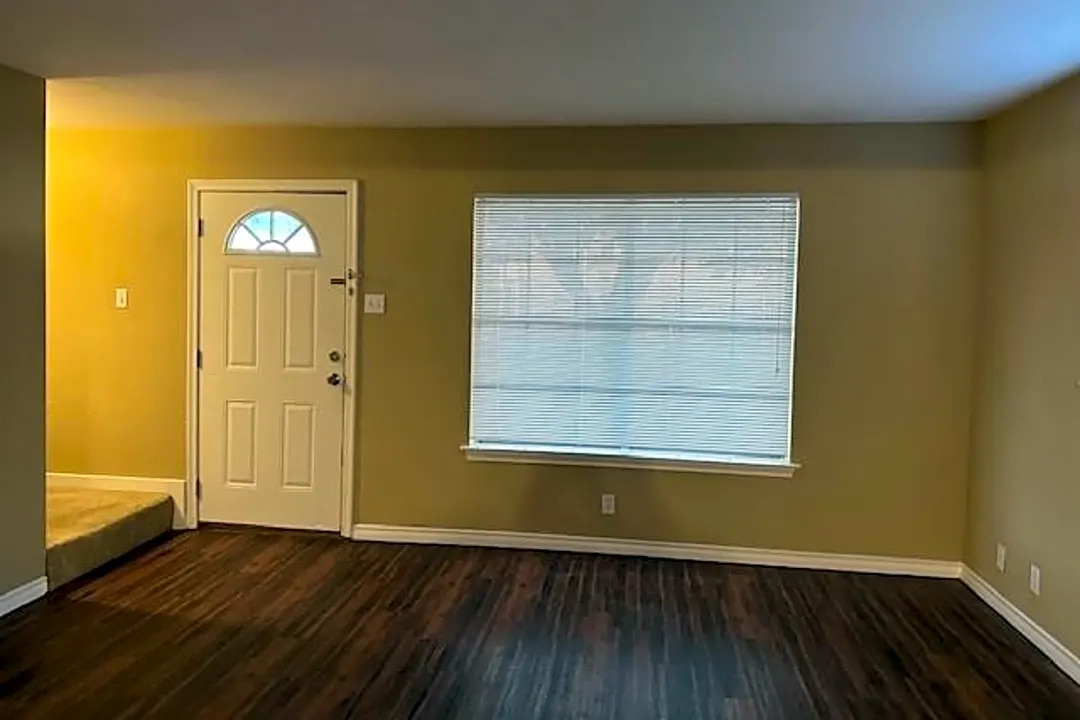 1718 N Travis St | Sherman, TX Apartments for Rent | Rent.