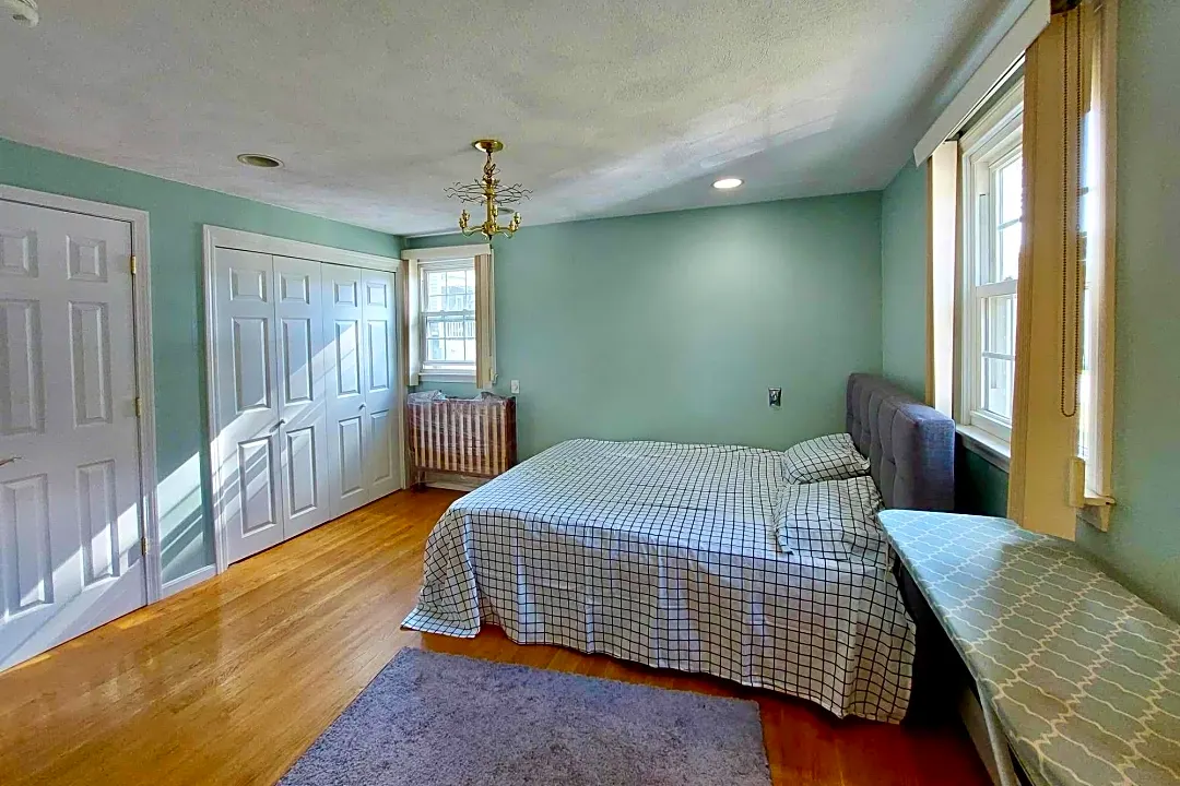 1 Wheatland St, Burlington, MA 01803 3 Bedroom House for $4,100