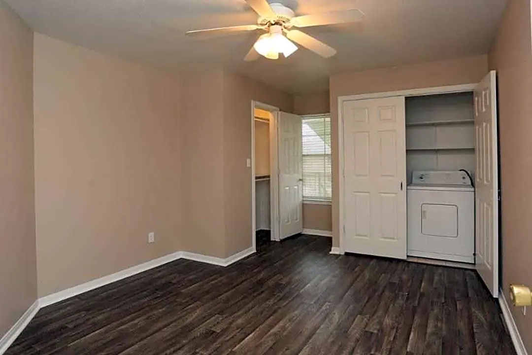 Seventy 50 West End 7050 TX 105 Beaumont TX Apartments for