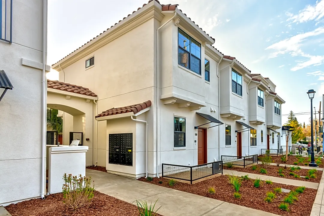 Angelino Luxury Apartment Homes