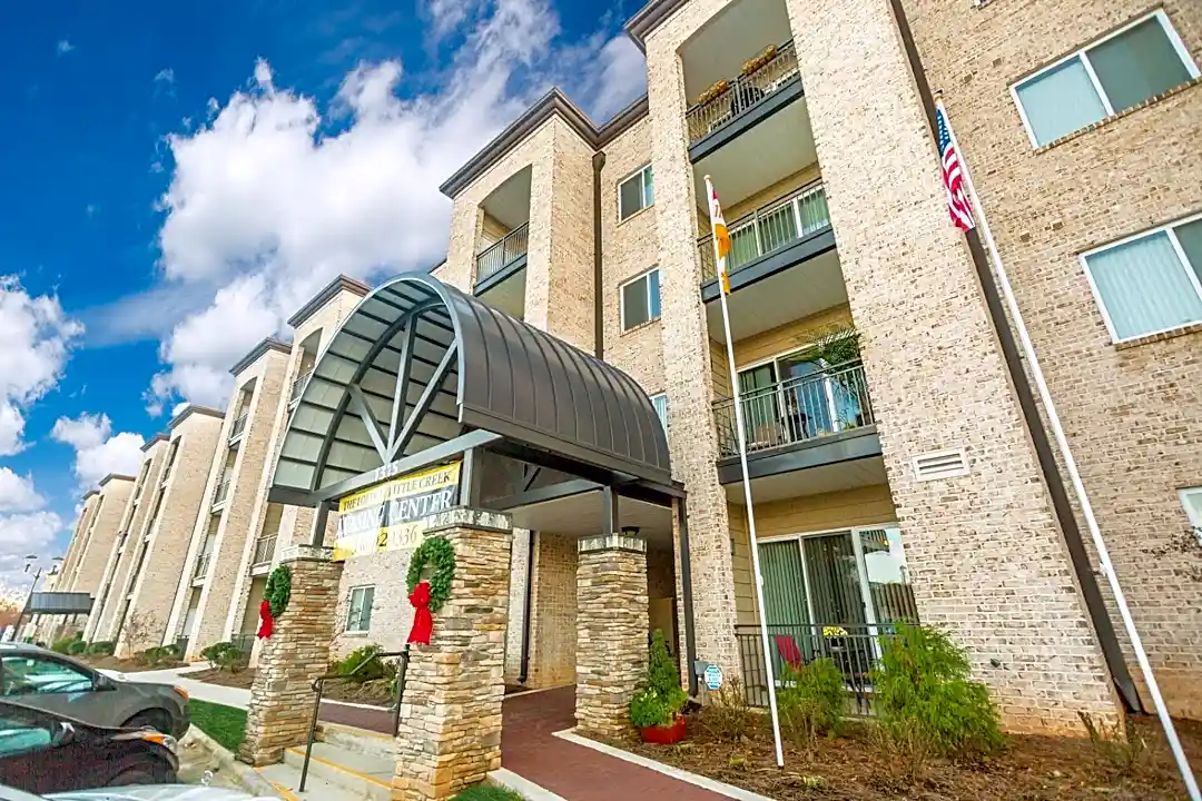 Lofts At Little Creek 1315 Creekshire Way Winston Salem Nc Apartments For Rent Rent Com