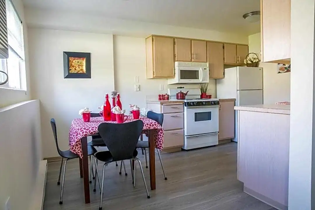 Eaglepointe Apartments - 2718 N Bowdish Rd Spokane Valley Wa Apartments For Rent Rentcom