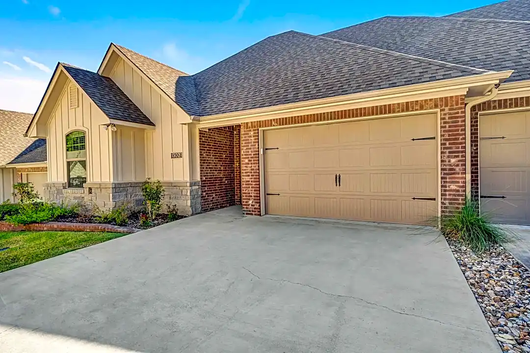 Eagles Crest Townhomes Tyler, TX 75703