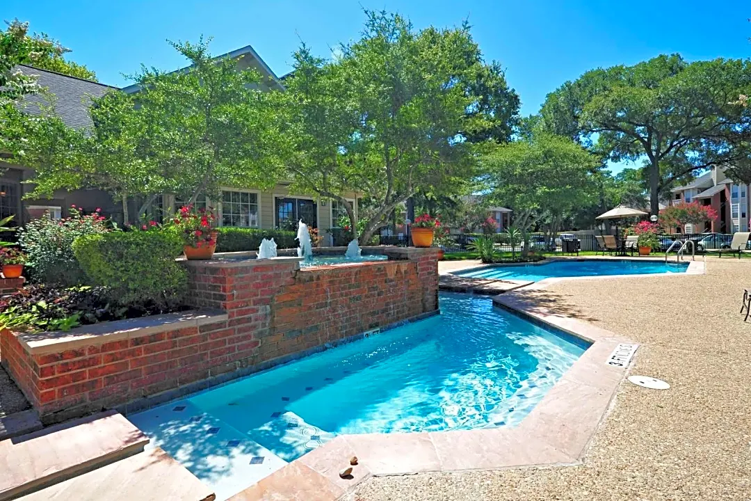 Villas at Shadow Oaks Apartments - 12148 Jollyville Rd, Austin, TX