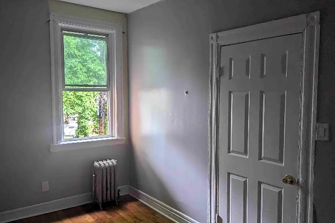 9 S 17th St Apartments East Orange, NJ 07018