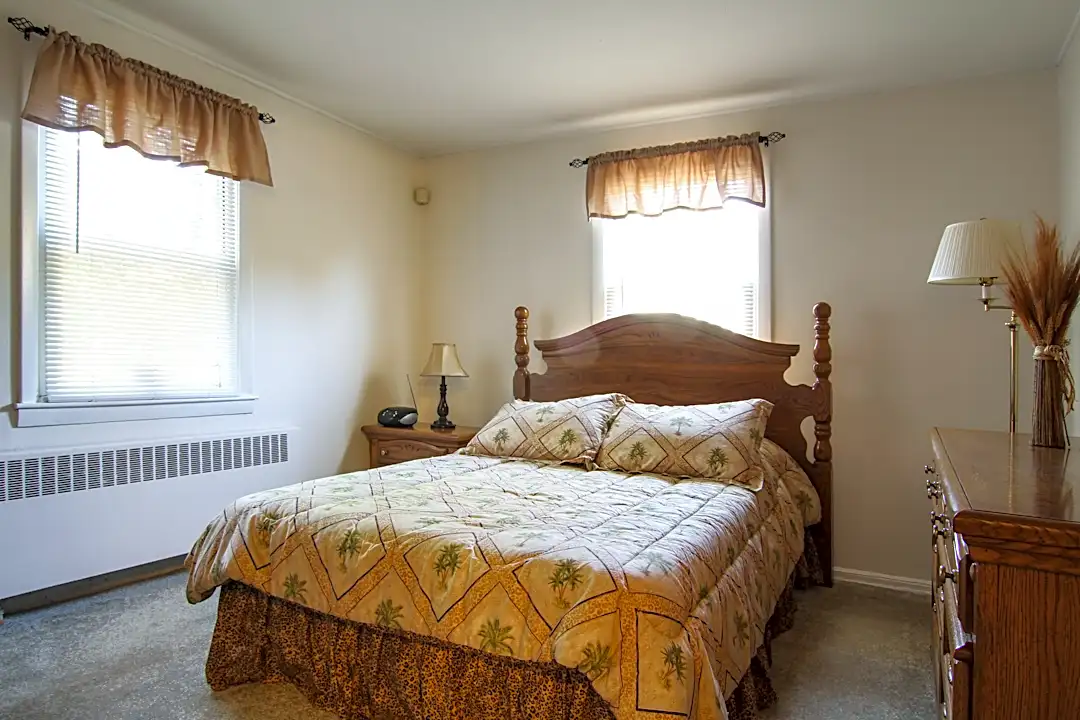 Brookside Commons Apartments East Hartford, CT 06118