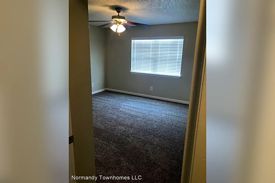 3925 Crow Rd Beaumont TX Apartments for Rent Rent