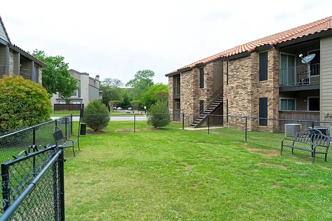 bella via apartments fort worth tx 76112