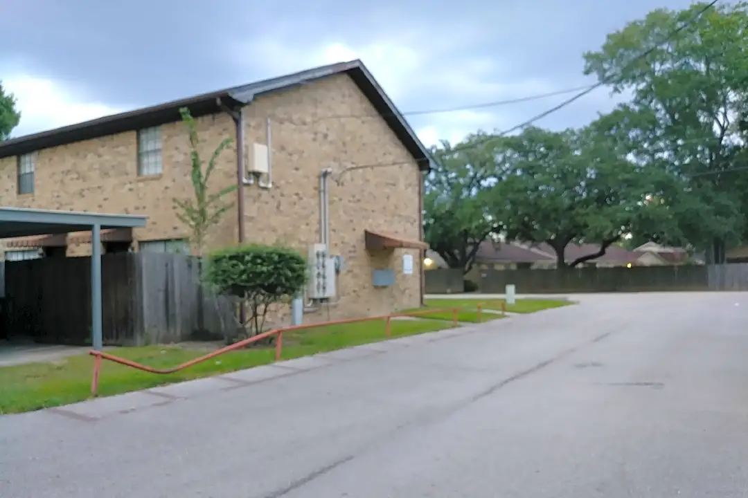 Oakridge Square Townhomes 352 Pinchback Rd Beaumont TX