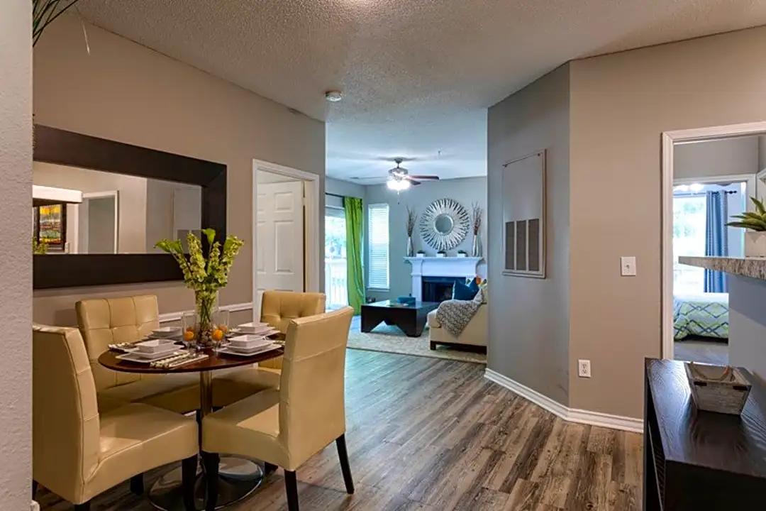 Apartments 37067