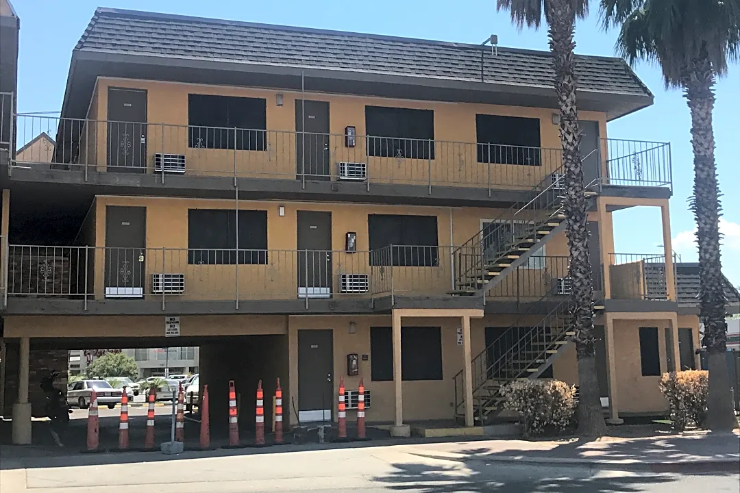 Siegel Suites Las Vegas Blvd Apartments - Move In Today!