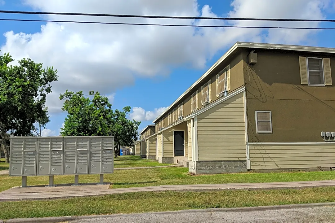 Corban Townhomes 1455 Corban Dr Corpus Christi TX Apartments