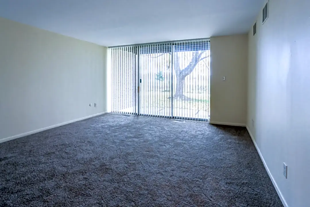 Amherst Manor Apartments 1525 Amherst Manor Dr Buffalo Ny Apartments For Rent Rent Com