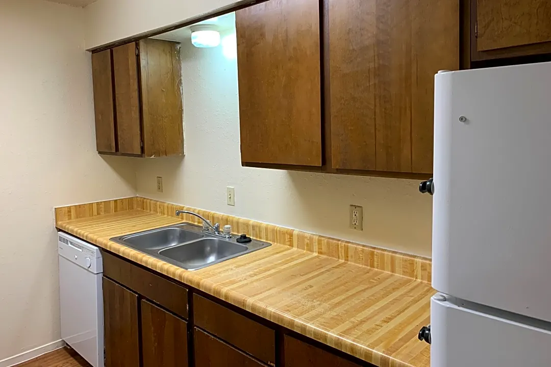 Bordeaux VIII Apartments - 110 S Stadium Rd, Alice, TX Apartments for Rent