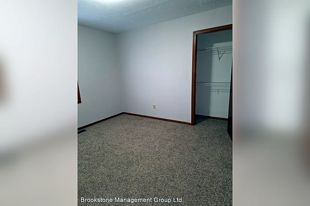 1525 Hawk Cir Troy OH Apartments for Rent Rent