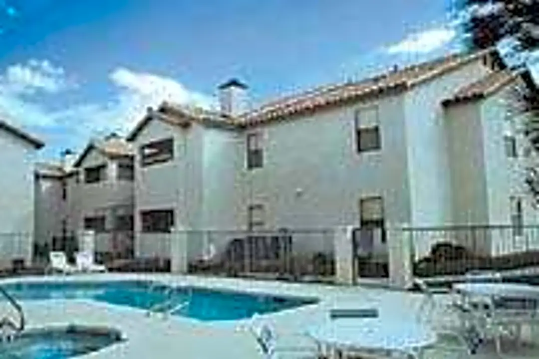 Mandalay Bay Apartments - 6650 S Sandhill Rd Las Vegas NV 89120