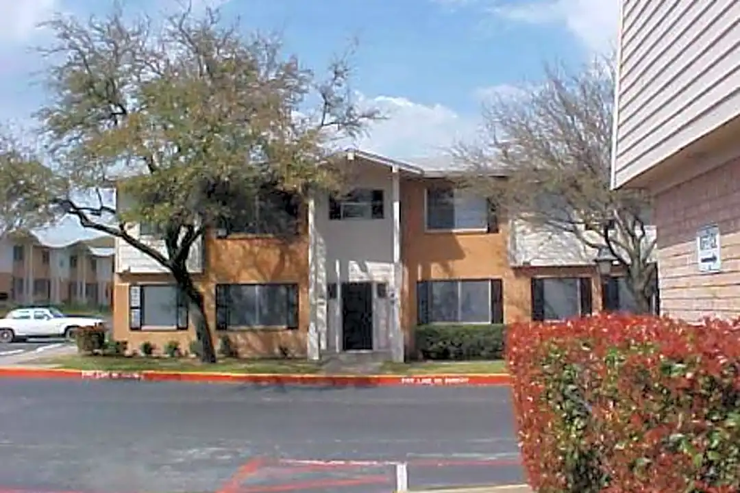 West Pointe Pines 3000 Las Vegas Trl Fort Worth Tx Apartments For Rent Rent Com