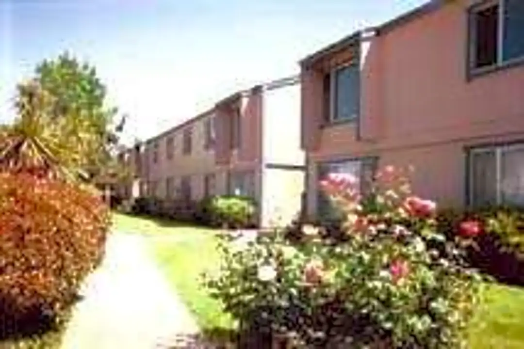 13 Hillsdale garden apartments sacramento information