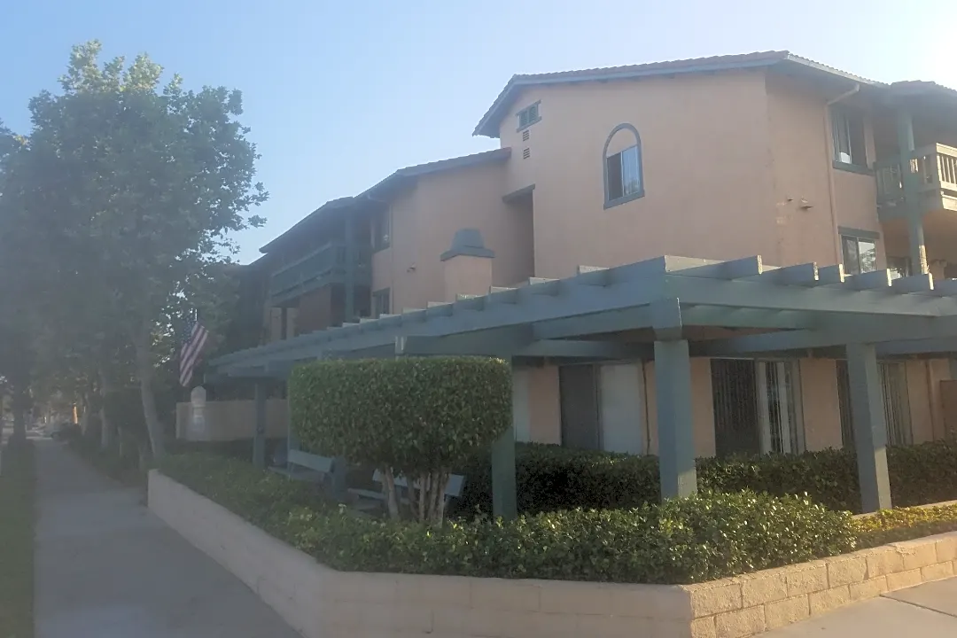 Casa El Centro senior apartments