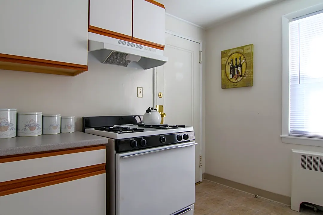 Brookside Commons Apartments East Hartford, CT 06118