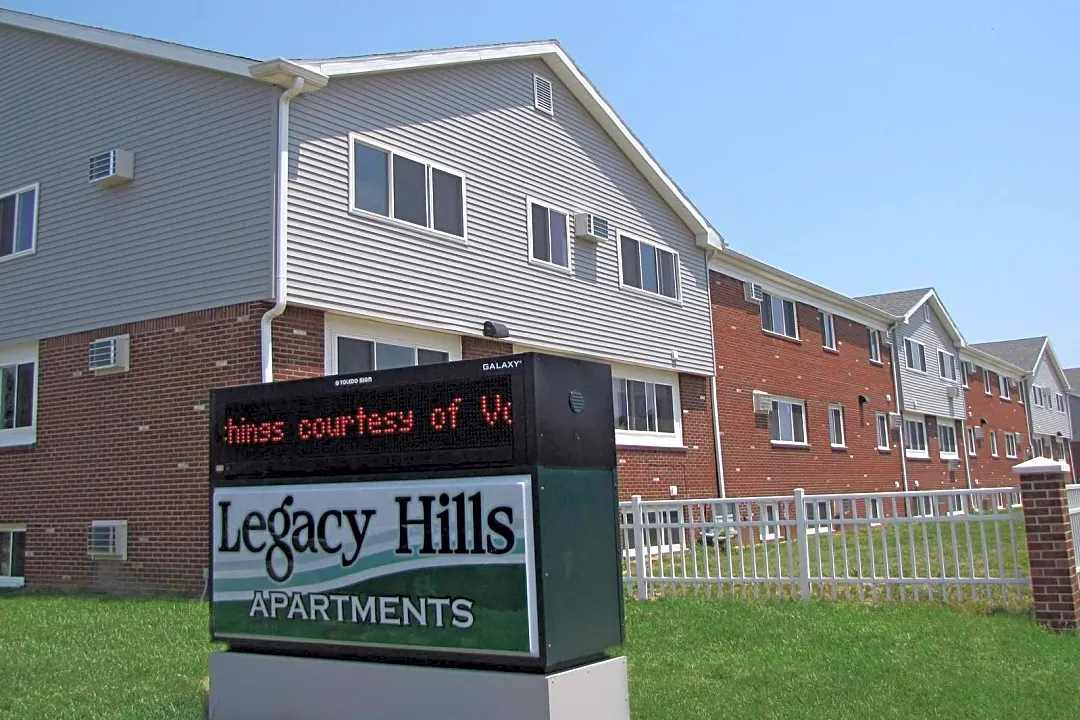 Legacy Hills - 4404 Hill Ave, Toledo, OH Apartments for Rent