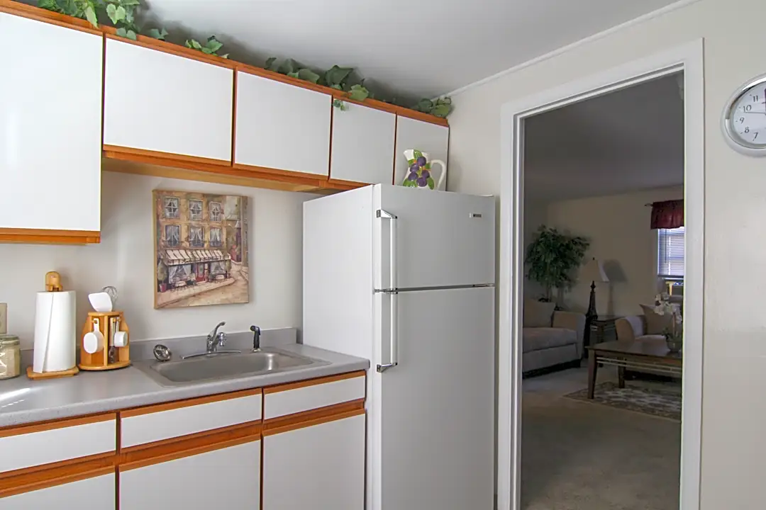 Brookside Commons Apartments East Hartford, CT 06118