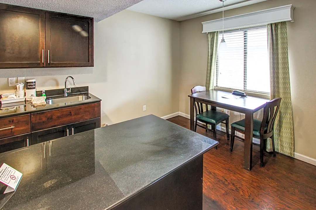 Hawthorn Suites - 191 Spencer St | Manchester, CT Apartments for