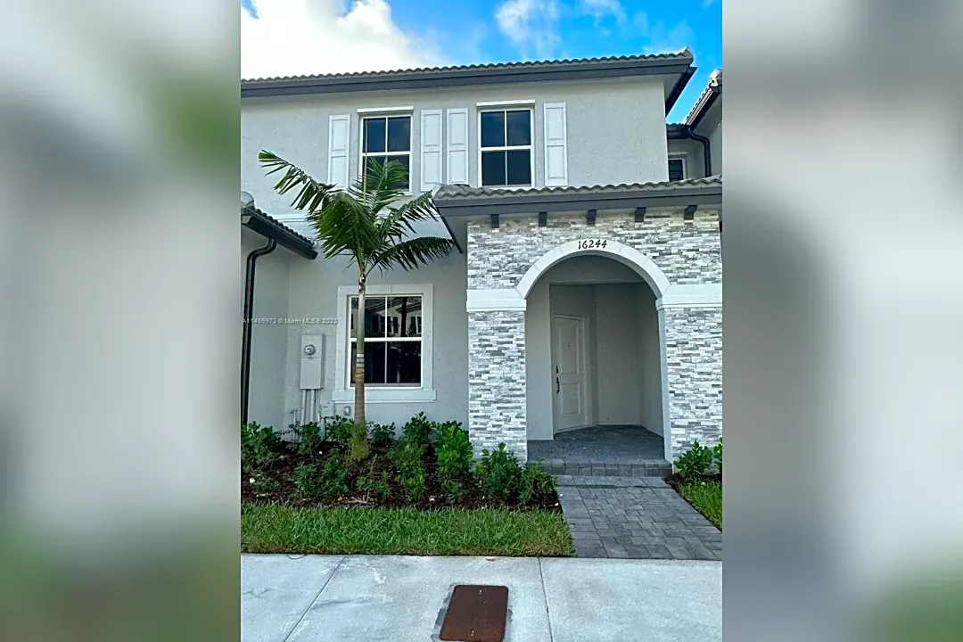 New Home Construction Enjoy The Early Fall in Southwest Florida