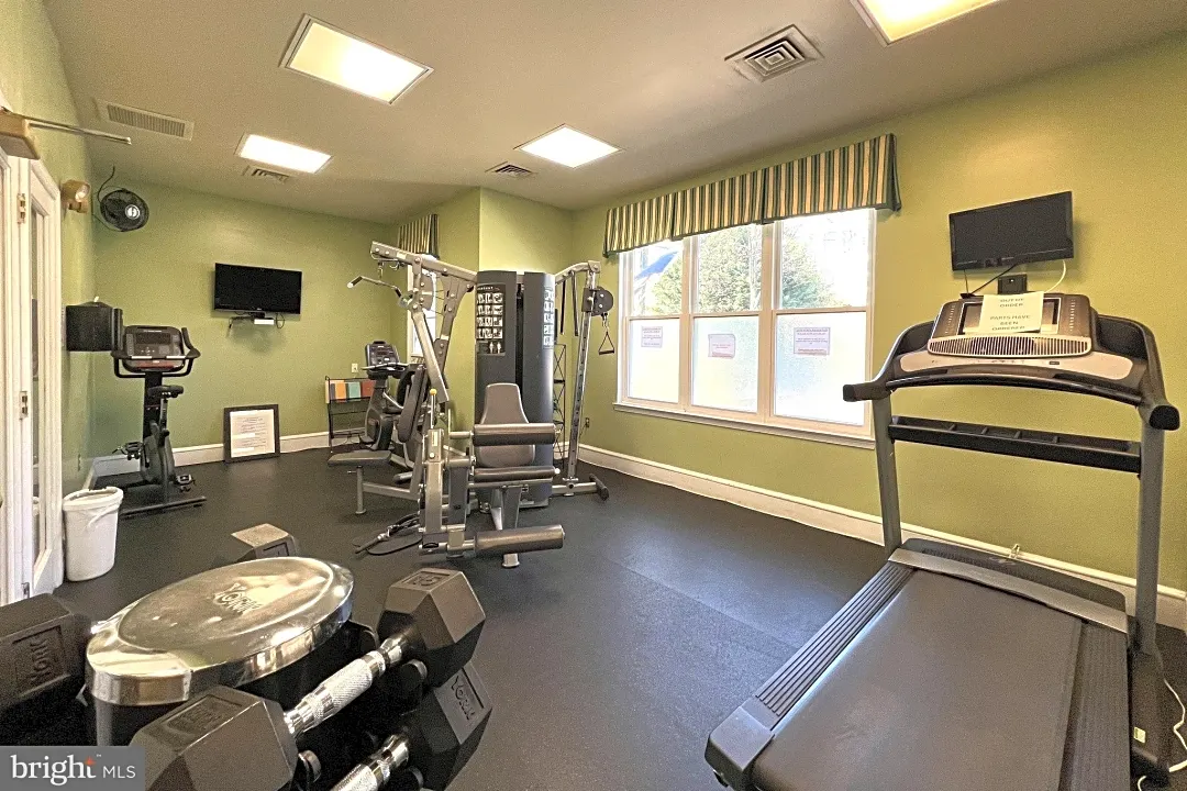 Fitness studio HOTWORX in the works at Herndon's Woodland Park Crossing
