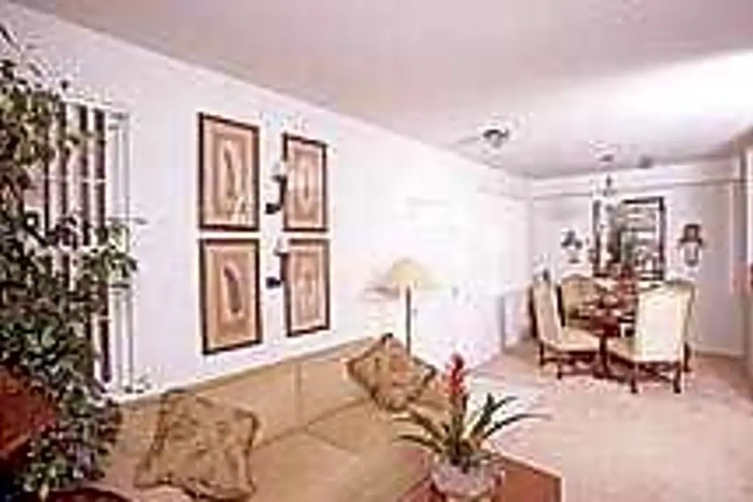 Palm Court Apartments - Apartments in Salinas, CA