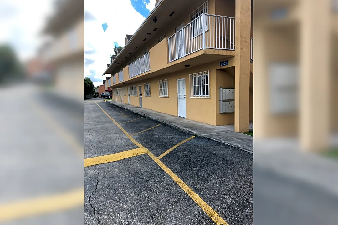 2201 W 64th St 2231 2201 W 64th St Hialeah FL Apartments for