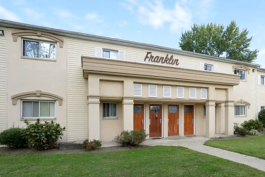 Hamilton Court East Apartments - Bensalem Pa 19020