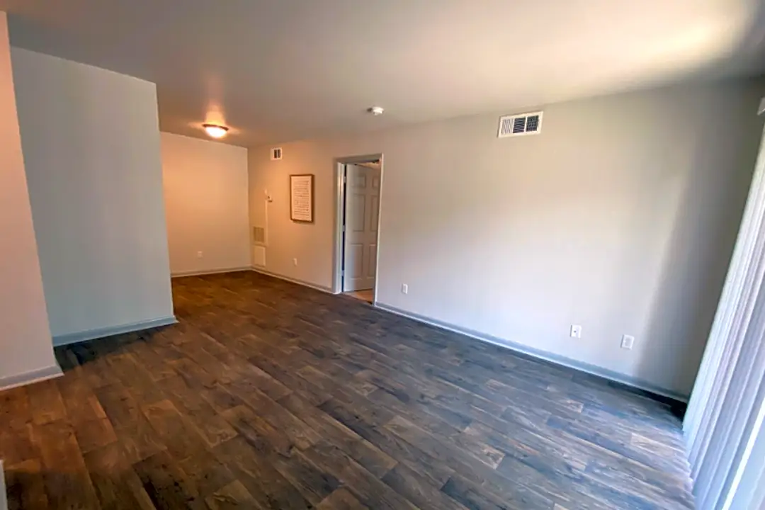 Cardinal Oaks 1280 Saxe St Beaumont TX Apartments for Rent