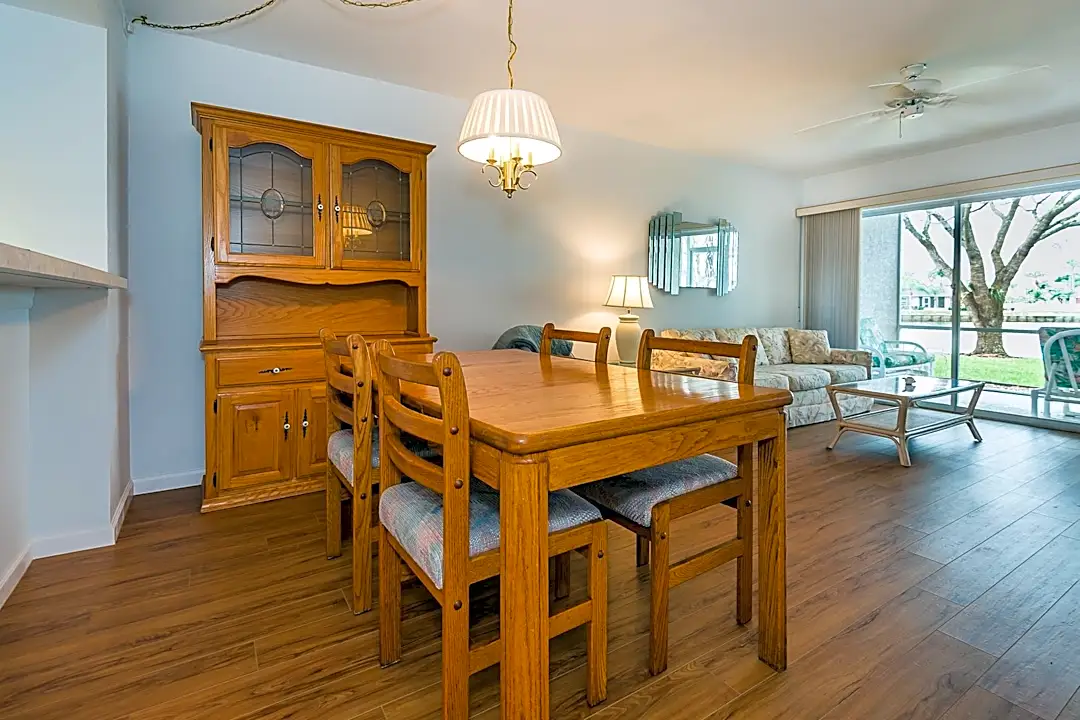 11644 SW Egret Cir 11644 SW Egret Cir unit 602 Lake Suzy, FL