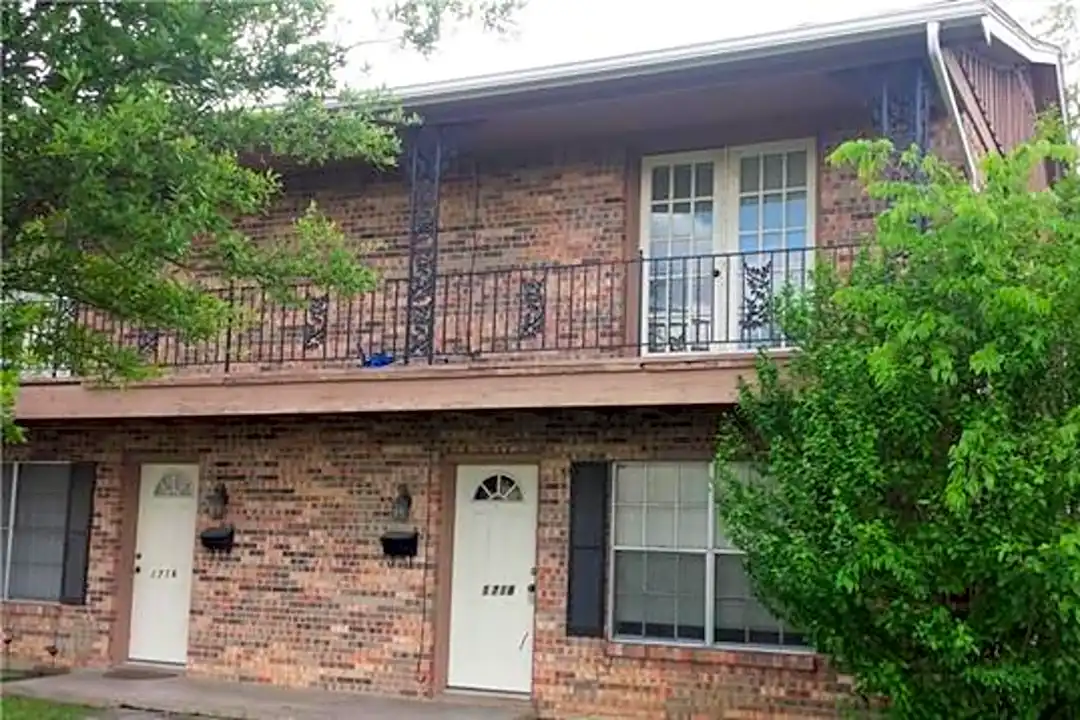 1718 N Travis St | Sherman, TX Apartments for Rent | Rent.