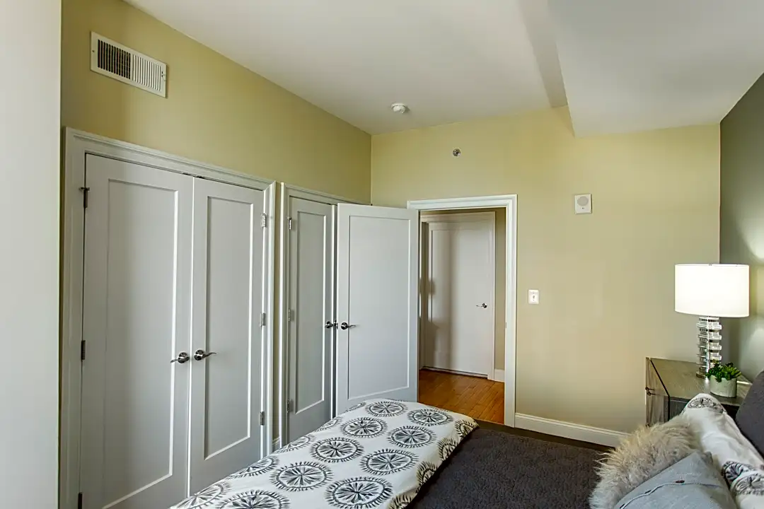 2100 parkway apartments philadelphia pa 19103