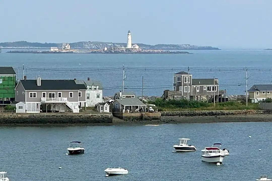 11 Spinnaker Hill Ln Condos Hull, MA 02045