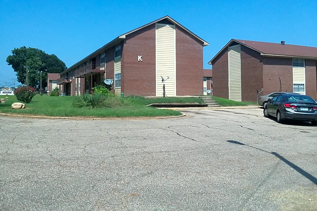 The Vicksburg Mall - Dillard's Clearance at Vicksburg Mall wants