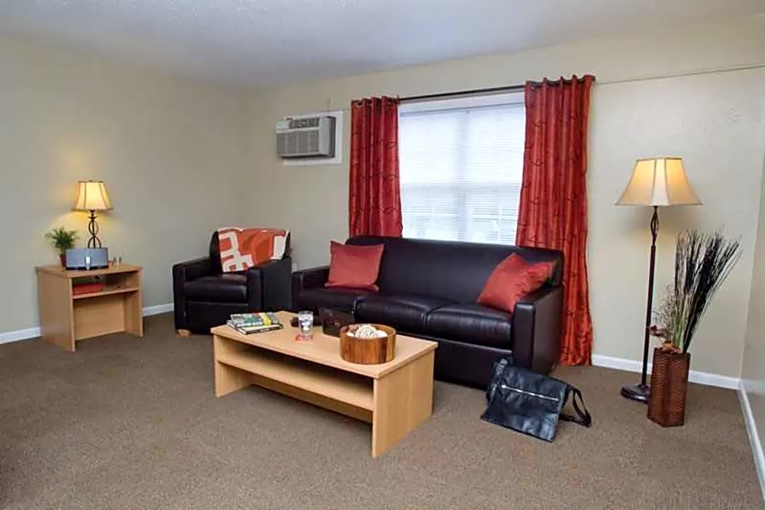 Falcon Landing Apartments - Bowling Green Oh 43402