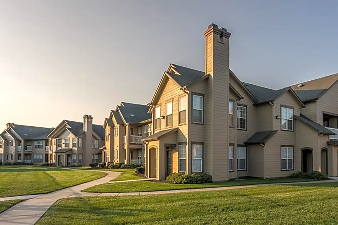 The Manor Homes Of Arborwalk Apartments 1318 Sw Manor Lake Dr Lees Summit Mo Apartments For Rent Rent Com