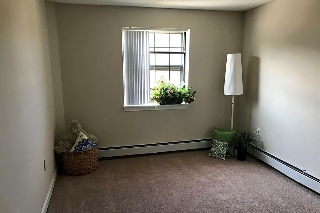 Brookstone Manor 135 Elm St Milford NH Apartments for Rent