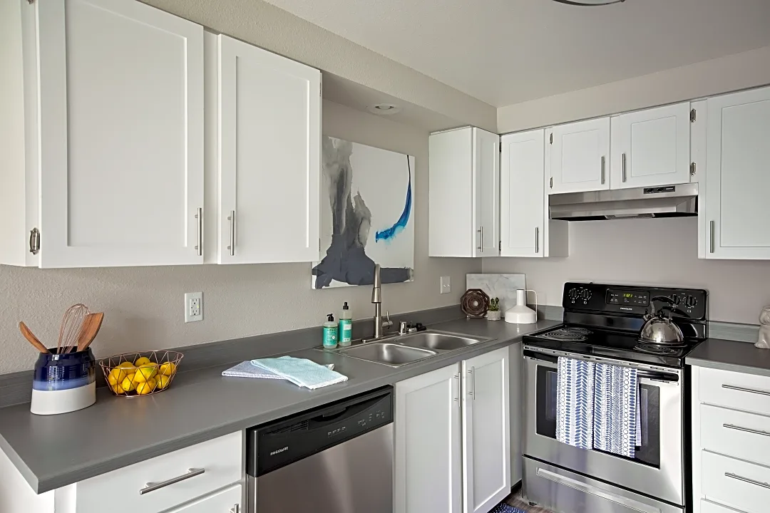 Treeline 604 is a pet-friendly apartment community in Vancouver, WA