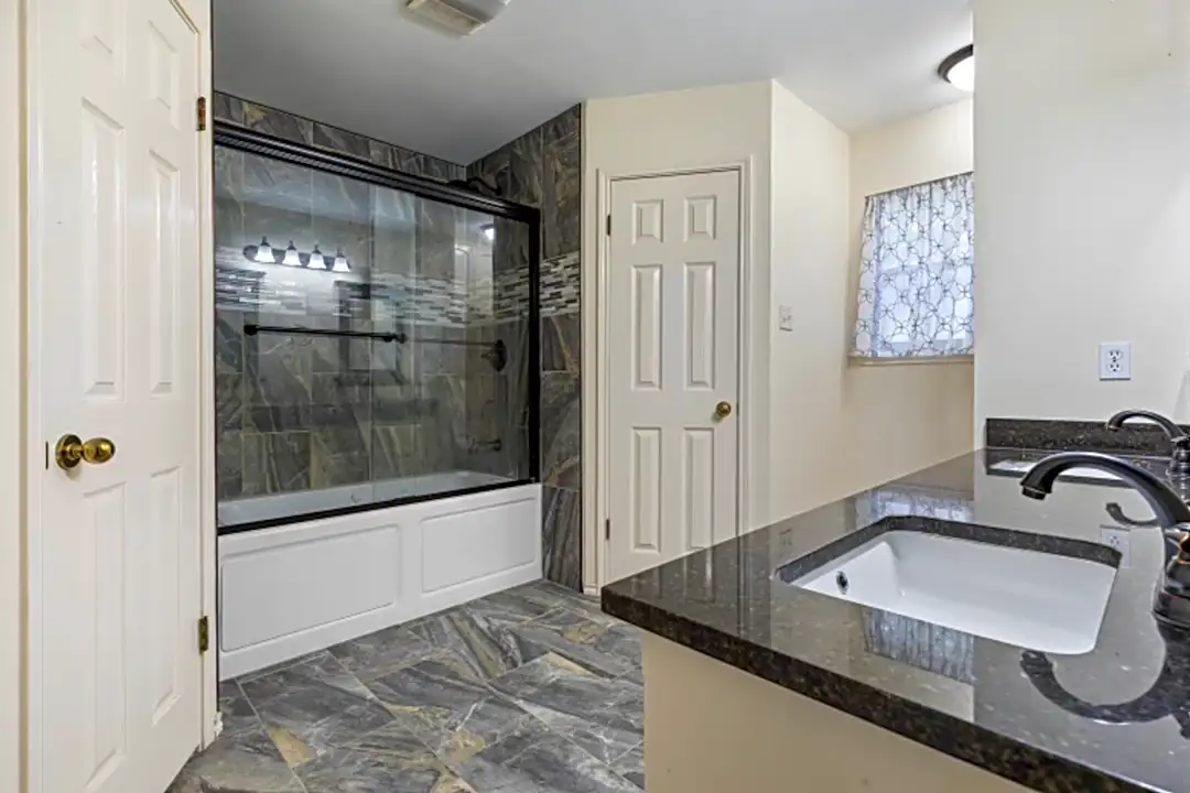 1048 Eagle Canyon Dr Apartments China Spring, TX 76633