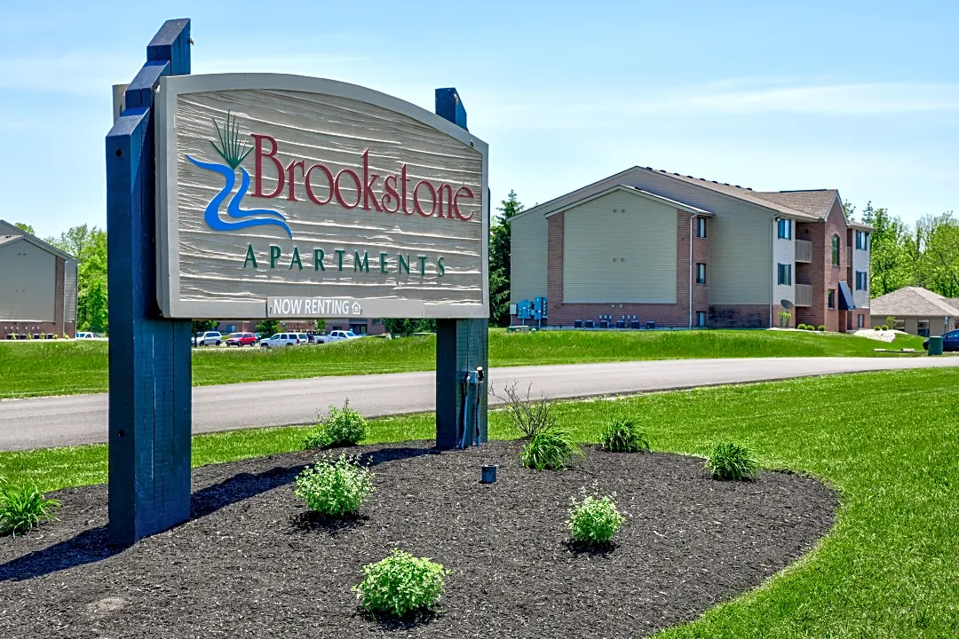 Brookstone Apartments 500 Gunntown Rd Bellefontaine OH