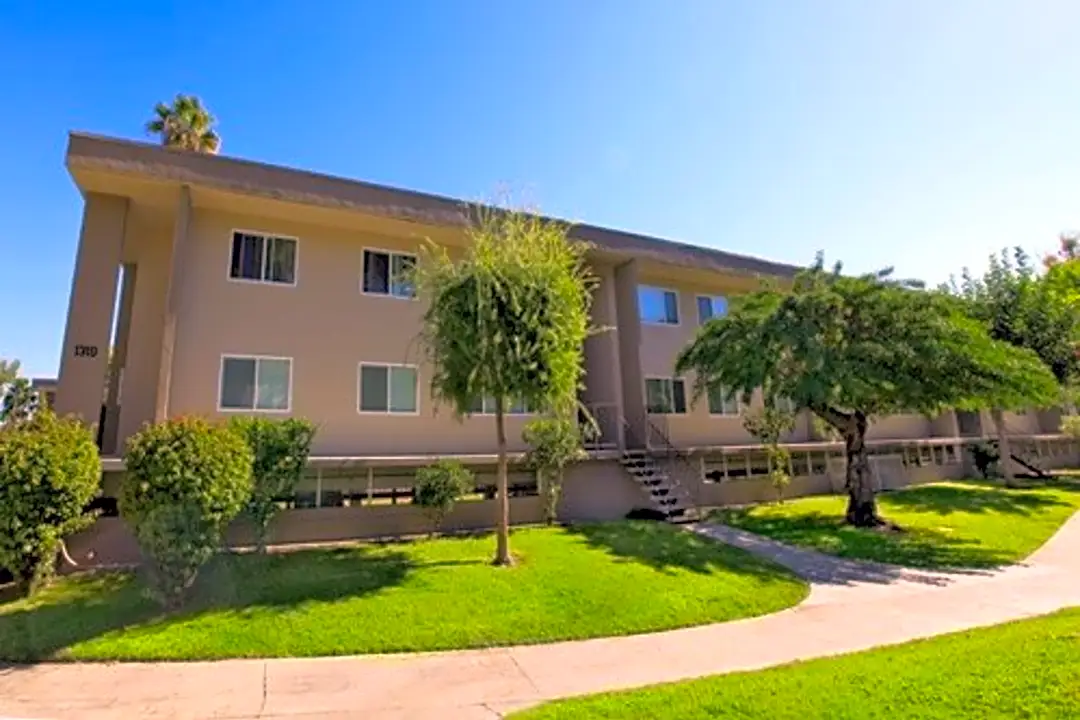 1327 W Park Western Dr Apartments - Los Angeles, CA 90732