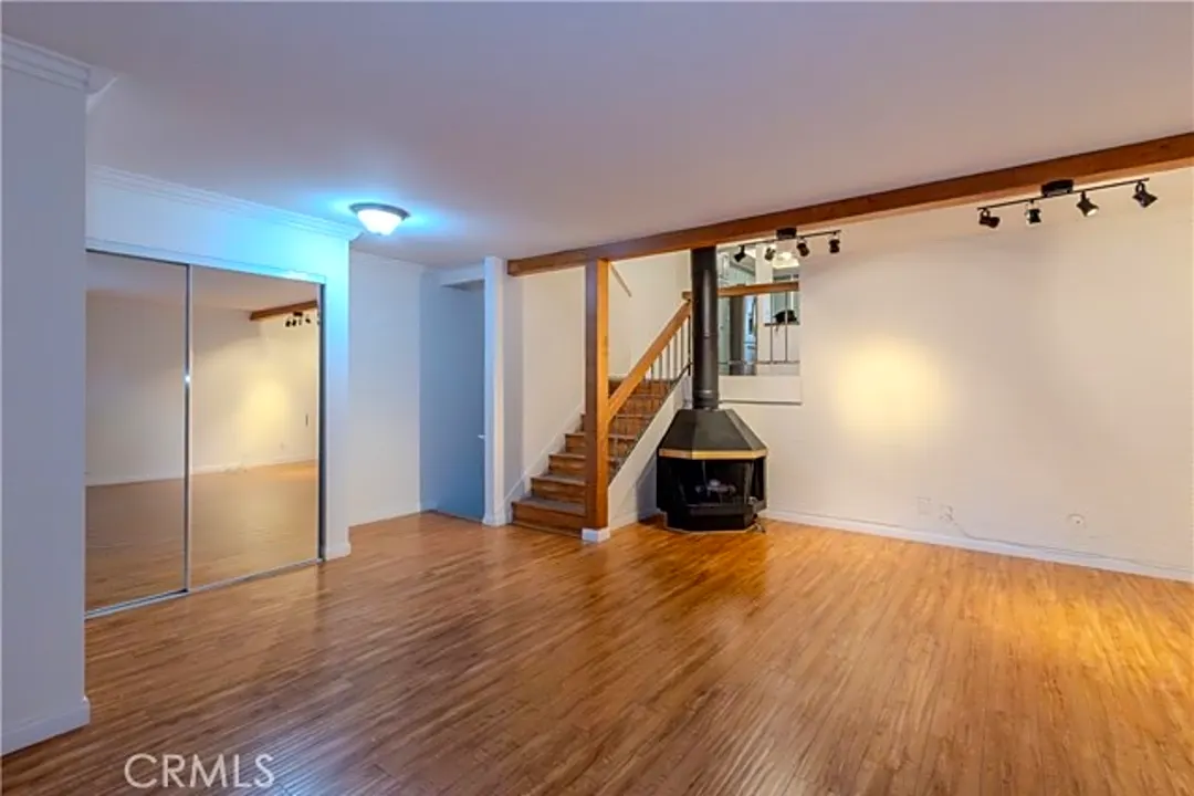 21535 Erwin St 21535 Erwin St unit 121 Los Angeles, CA Houses for