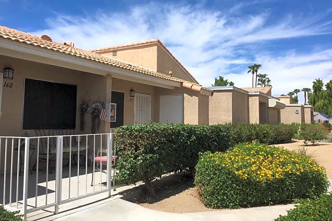 Las Serenas Apartments - Palm Desert, CA 92260