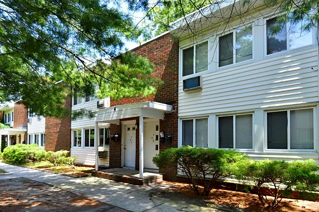 Victorian Gardens: 1 Bedroom Apartments in Brick, NJ