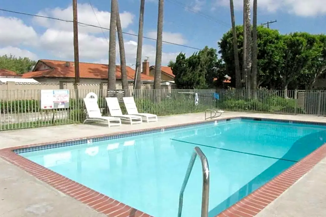 South Coast Santa Ana Apartments for Rent and Rentals - Walk Score